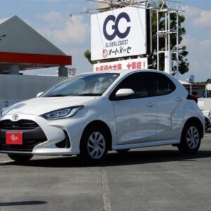 2020 Toyota Yaris pearl gasoline used car Japan export
