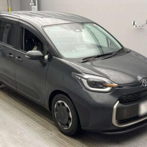 2024 Toyota Sienta gray gasoline used car Japan export