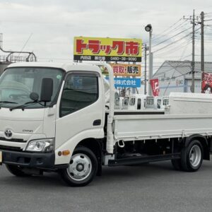 2025 Toyota Dyna Truck white diesel used car Japan export