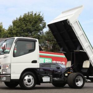 2019 Mitsubishi Fuso Canter white diesel used car Japan export