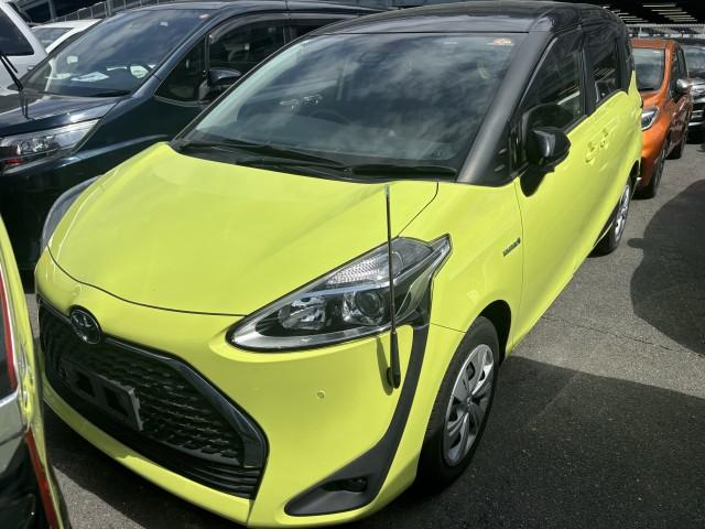 Ref:AUX-23417896 TOYOTA SIENTA 2019 1 2019 Toyota Sienta yellow gasoline used car Japan export