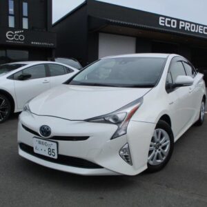 2018 Toyota Prius pearl hybrid used car Japan export