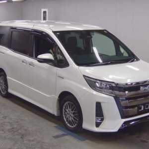 2018 Toyota Noah pearl gasoline used car Japan export