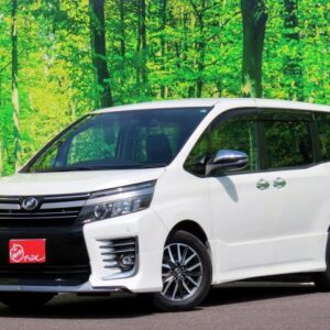 2017 Toyota Voxy pearl gasoline used car Japan export