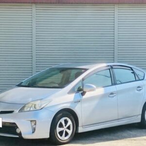 2012 Toyota Prius silver hybrid used car Japan export