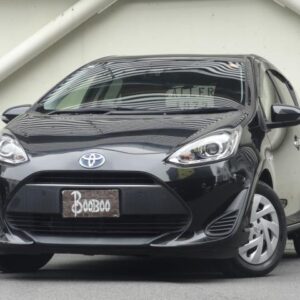 2019 Toyota Aqua black hybrid used car Japan export
