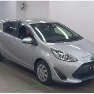 2018 Toyota Aqua silver gasoline used car Japan export