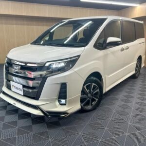 2018 Toyota Noah white gasoline used car Japan export