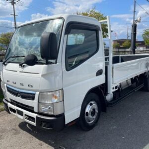 2020 Mitsubishi Fuso Canter white diesel used car Japan export
