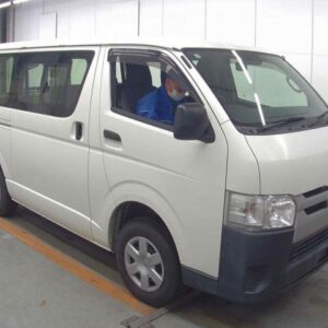 2018 Toyota Hiace Van white diesel used car Japan export