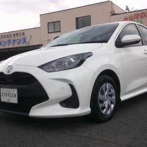 2021 Toyota Yaris white gasoline used car Japan export