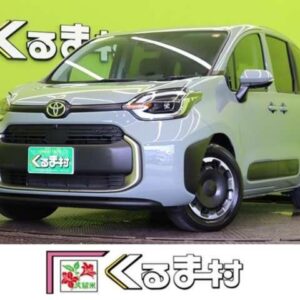 2024 Toyota Sienta green hybrid used car Japan export