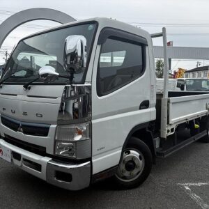 2020 Mitsubishi Fuso Canter white diesel used car Japan export