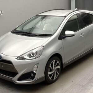 2016 Toyota Aqua silver gasoline used car Japan export