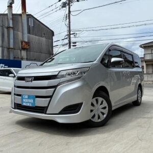 2019 Toyota Noah silver gasoline used car Japan export
