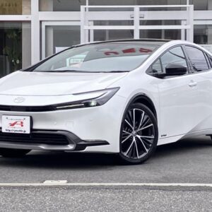 2023 Toyota Prius pearl hybrid used car Japan export