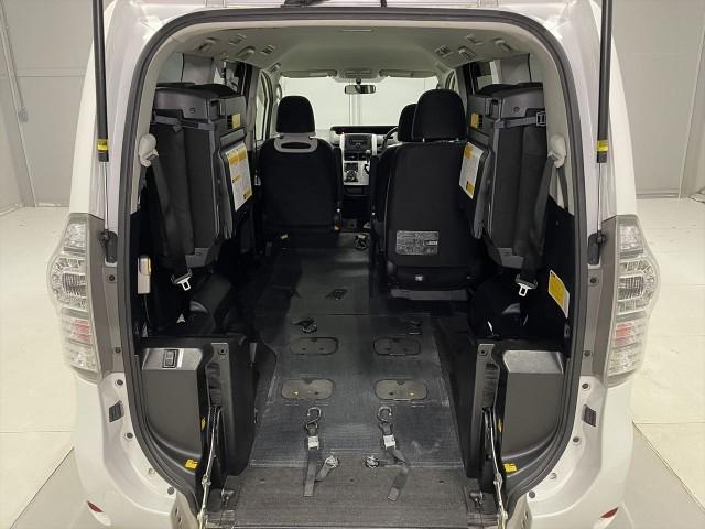 Ref:AUX-23497442 TOYOTA VOXY 2013 16 Ref:AUX-23497442 TOYOTA VOXY 2013 - Image 16