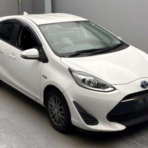 2019 Toyota Aqua white gasoline used car Japan export