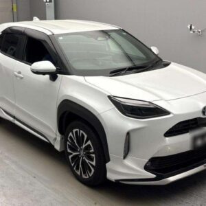 2024 Toyota Yaris Cross pearl gasoline used car Japan export