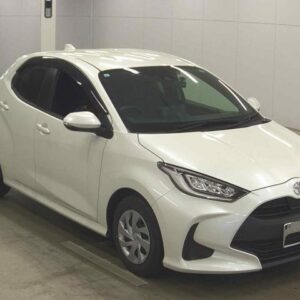 2021 Toyota Yaris pearl gasoline used car Japan export