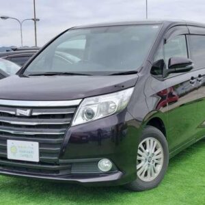 2015 Toyota Noah purple gasoline used car Japan export