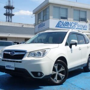 2015 Subaru Forester pearl gasoline used car Japan export