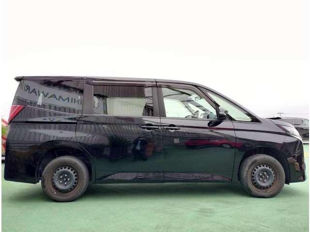 Ref:AUX-23521122 TOYOTA NOAH 2022 18 Ref:AUX-23521122 TOYOTA NOAH 2022 - Image 18