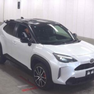 2023 Toyota Yaris Cross pearl gasoline used car Japan export