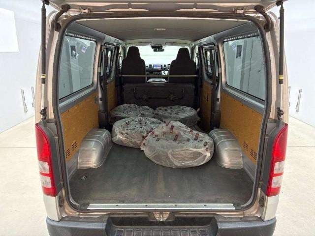 Ref:AUX-23521504 TOYOTA HIACE VAN 2018 3 Ref:AUX-23521504 TOYOTA HIACE VAN 2018 - Image 3