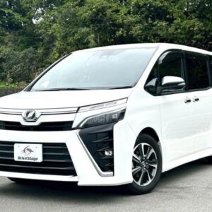 2018 Toyota Voxy pearl gasoline used car Japan export