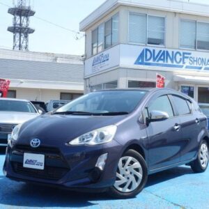 2015 Toyota Aqua purple gasoline used car Japan export