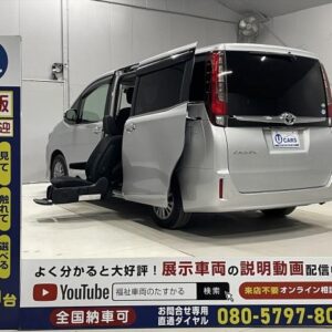 2015 Toyota Esquire silver gasoline used car Japan export