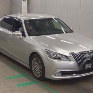 2014 Toyota Crown Majesta silver gasoline used car Japan export