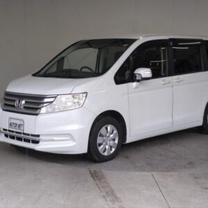 2013 Honda Stepwagon pearl gasoline used car Japan export