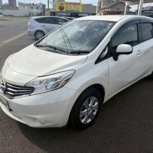 2014 Nissan Note pearl gasoline used car Japan export