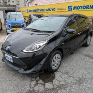 2018 Toyota Aqua black hybrid used car Japan export