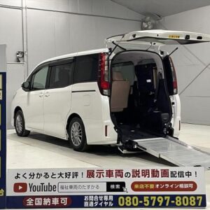 2014 Toyota Noah pearl gasoline used car Japan export