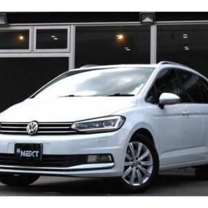 2016 Volkswagen Golf Touran white gasoline used car Japan export