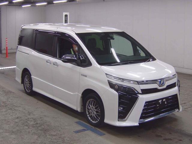 Ref:AUX-23560718 TOYOTA VOXY 2019 1 2019 Toyota Voxy pearl gasoline used car Japan export
