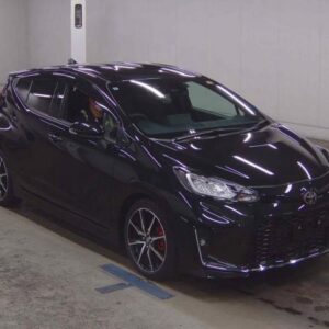 2024 Toyota Aqua black gasoline used car Japan export
