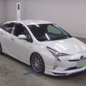 2016 Toyota Prius pearl gasoline used car Japan export