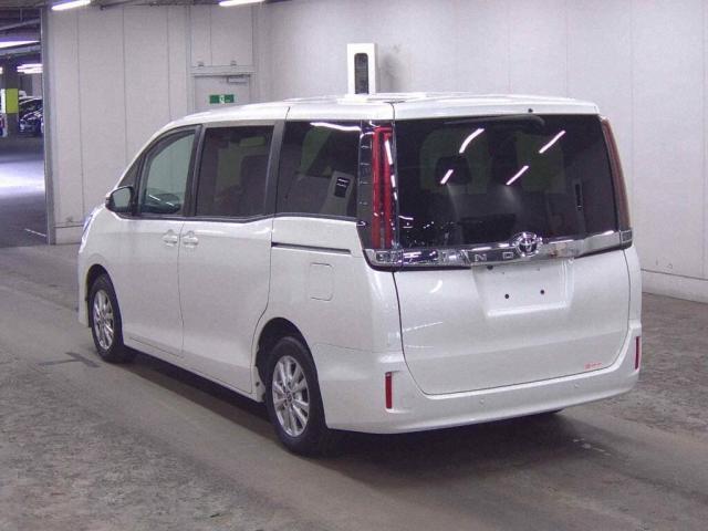 Ref:AUX-23560937 TOYOTA NOAH 2020 2 Ref:AUX-23560937 TOYOTA NOAH 2020 - Image 2
