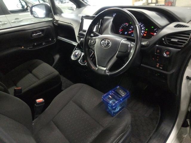 Ref:AUX-23560937 TOYOTA NOAH 2020 3 Ref:AUX-23560937 TOYOTA NOAH 2020 - Image 3