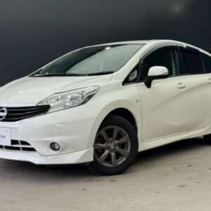 2013 Nissan Note pearl gasoline used car Japan export