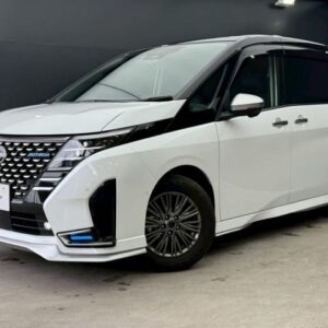 2024 Nissan Serena pearl hybrid used car Japan export