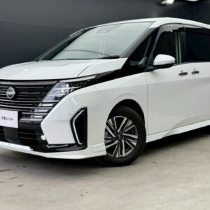 2023 Nissan Serena pearl gasoline used car Japan export