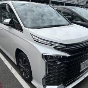 2024 Toyota Voxy pearl hybrid used car Japan export