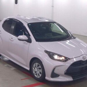 2020 Toyota Yaris pink gasoline used car Japan export