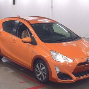 2015 Toyota Aqua orange gasoline used car Japan export
