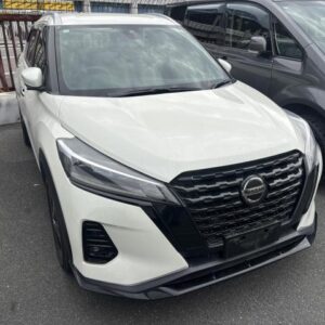 2021 Nissan Kicks pearl hybrid used car Japan export